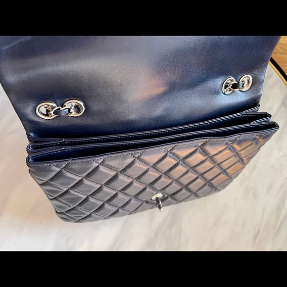 Chanel navy blue Flap Bag Quilted Lambskin - Picture 12 of 15